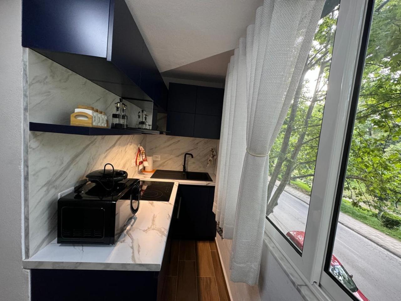 Ami Blloku Apartament Тирана Экстерьер фото