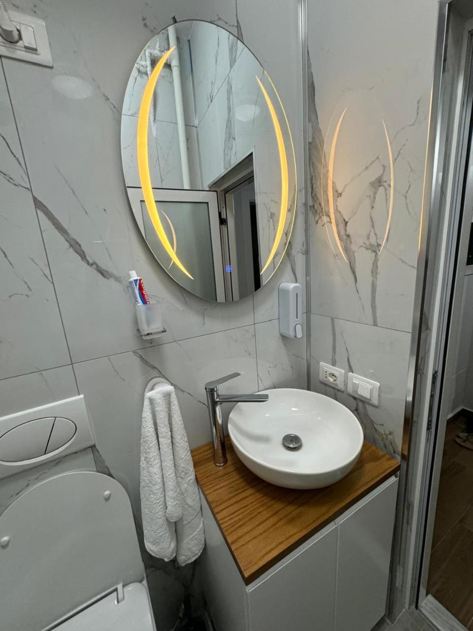 Ami Blloku Apartament Тирана Экстерьер фото